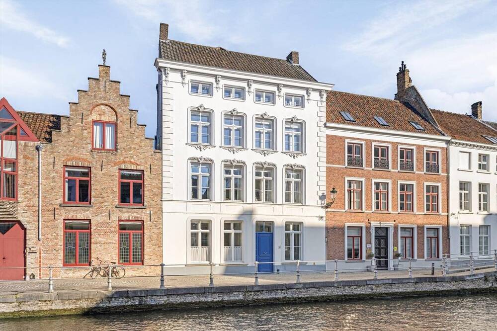 Appartementsgebouw te  koop in Brugge 8000 0.00€ 7 slaapkamers 612.00m² - Zoekertje 325170